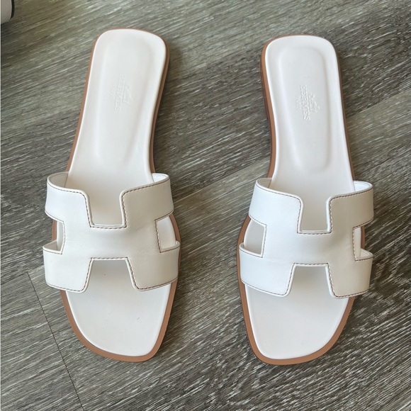 Hermes White Slide Sandals 38.5 - Picture 4 of 15